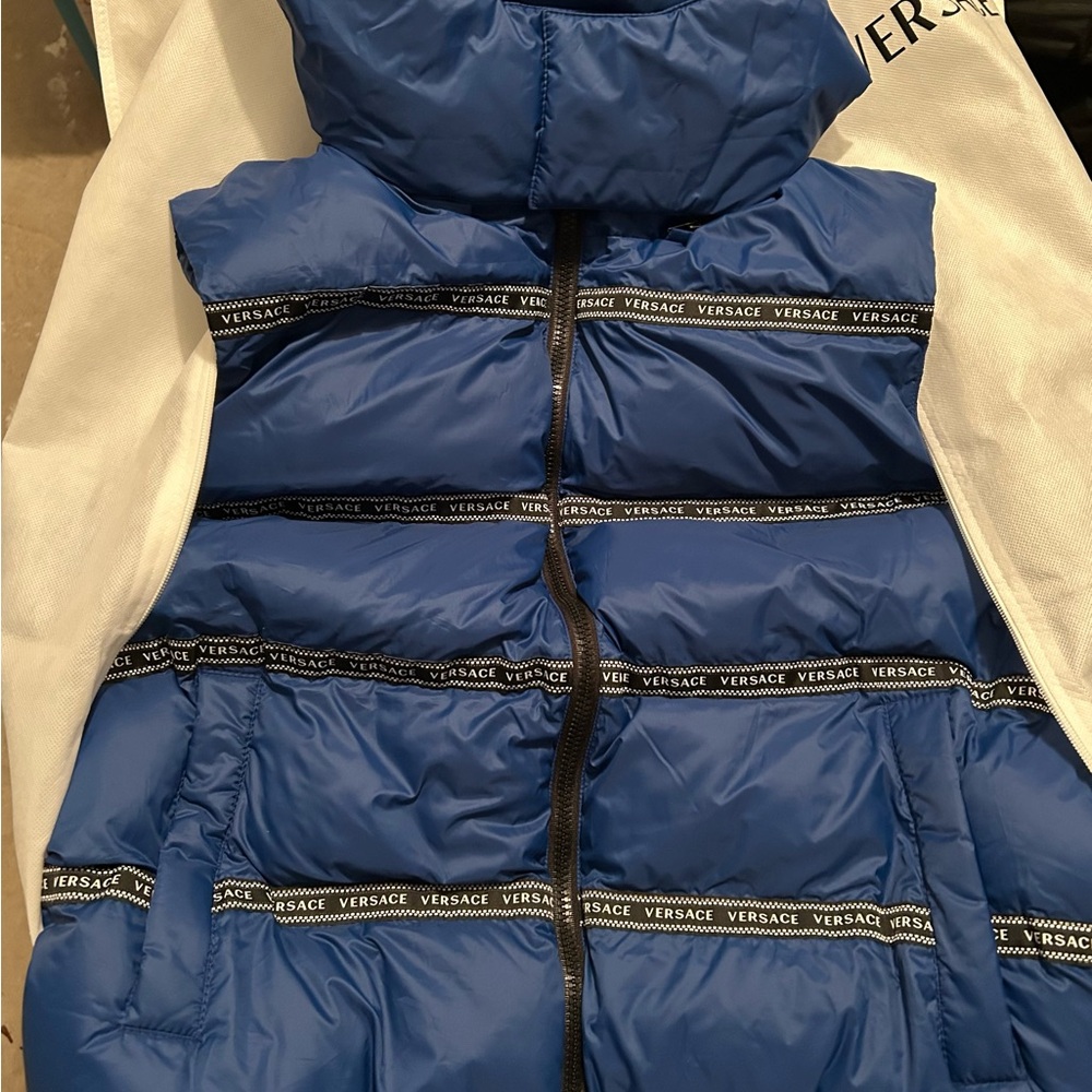 BNWT, Men’s Versace bubble vest, Size L